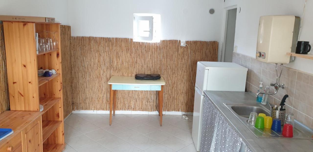 Sarga311 Ueduelohaz Szeged Villa Buitenkant foto